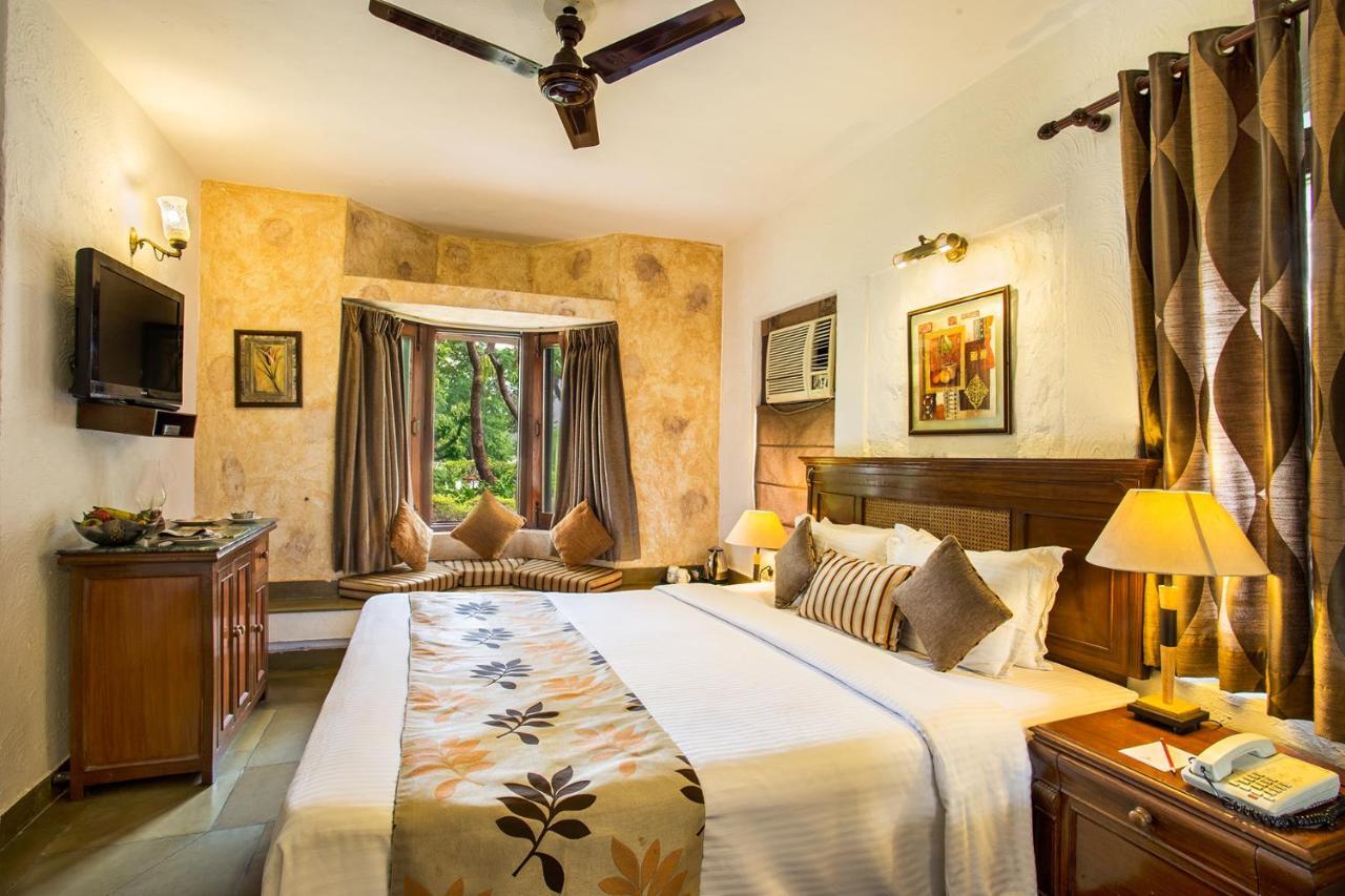 The Riverview Retreat Corbett By Leisure Hotels Garjia Exterior photo